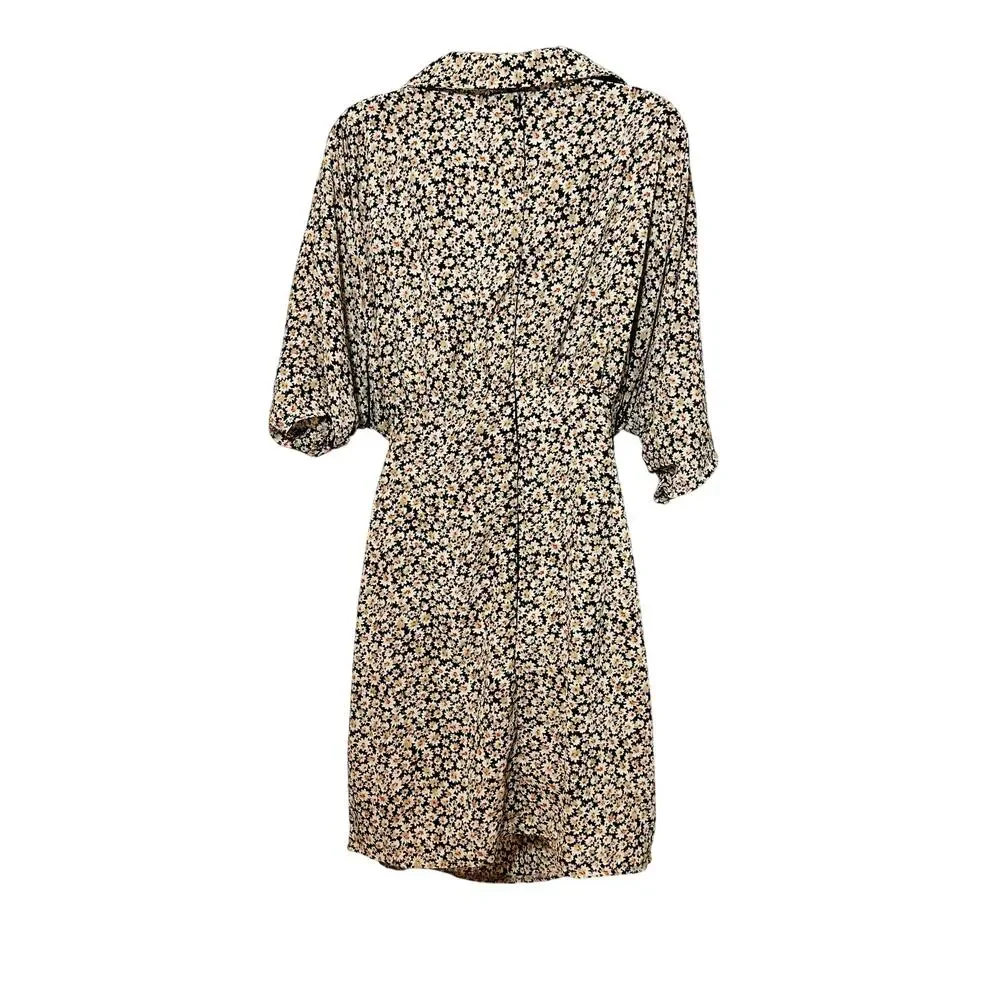 Plus Size Ditsy Floral Cut Out Shirt Dress - Picture 4 of 5